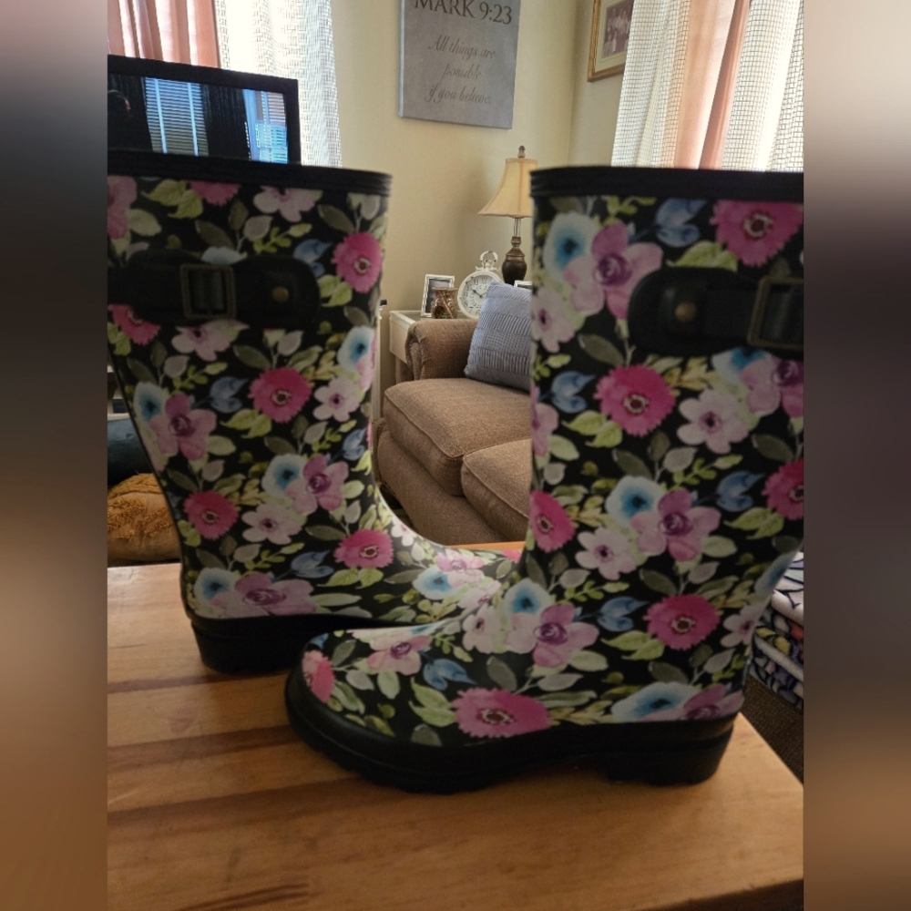 Vibrant Floral Pattern Rain Boots NWOT